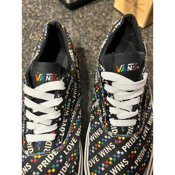 Vans Doheny Lowtop 2022 Pride Love Wins Mens 10 - Picture 11 of 11